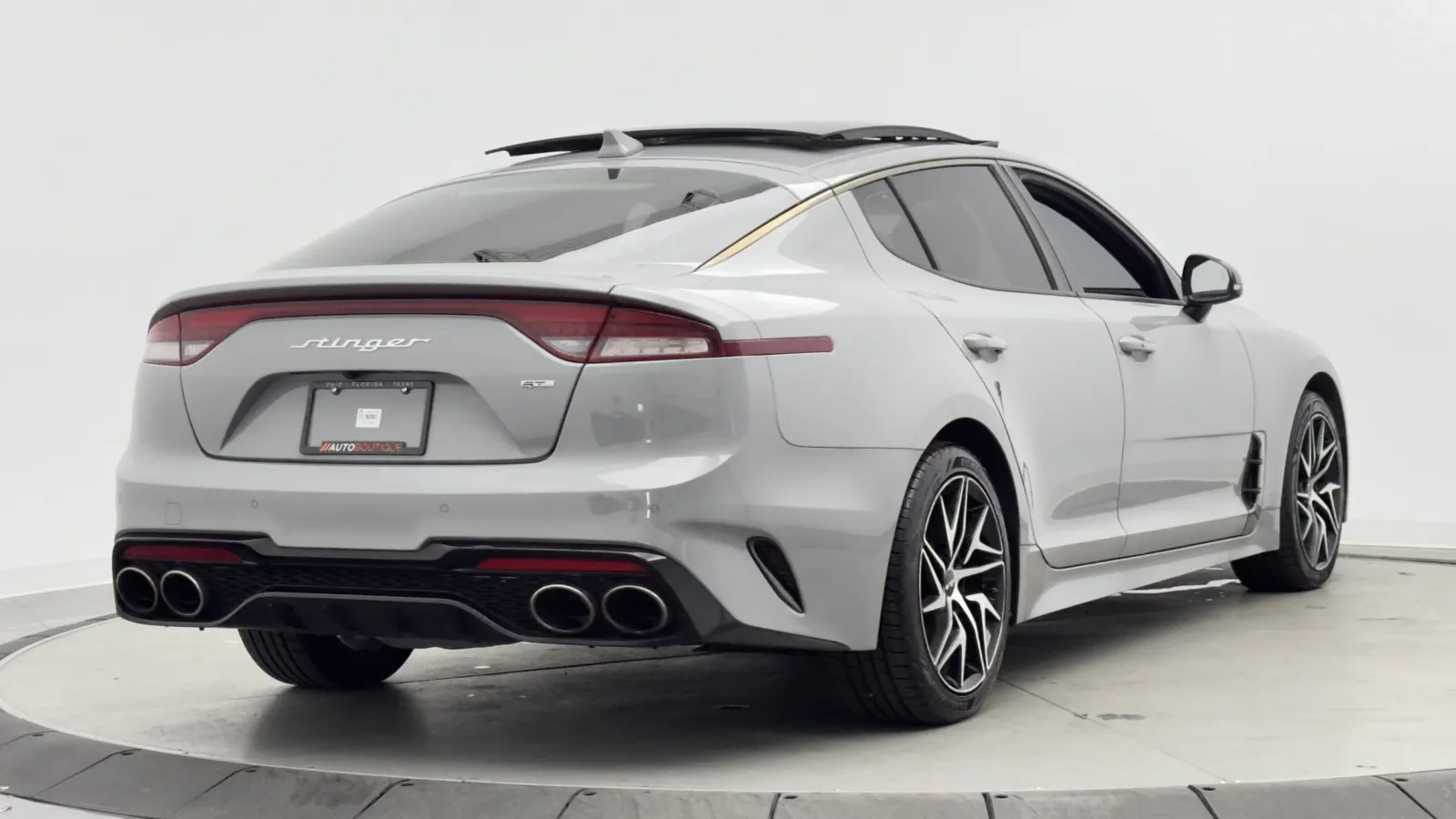 Kia Stinger photo 9