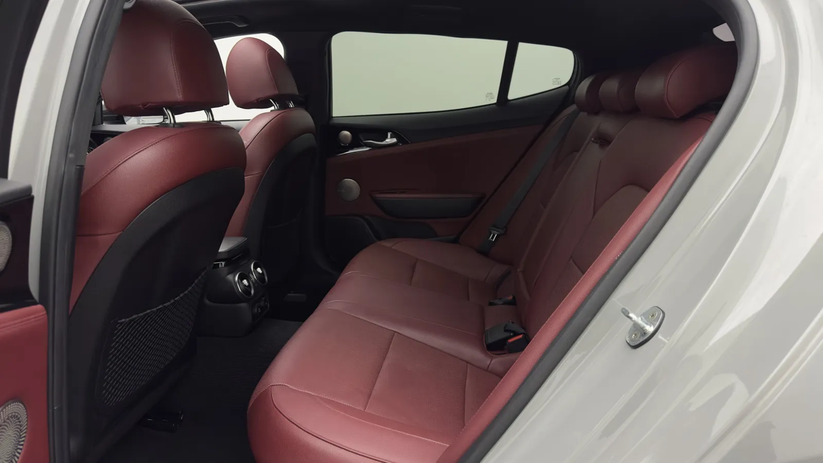 Kia Stinger photo 26
