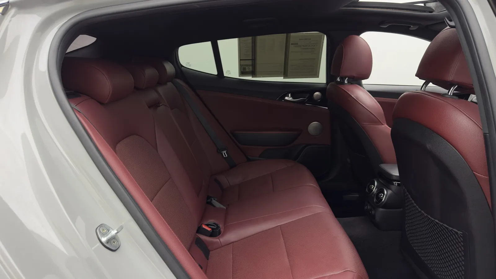 Kia Stinger photo 30