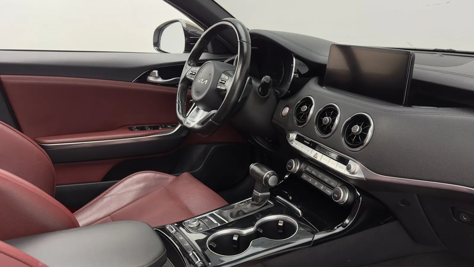 Kia Stinger photo 32