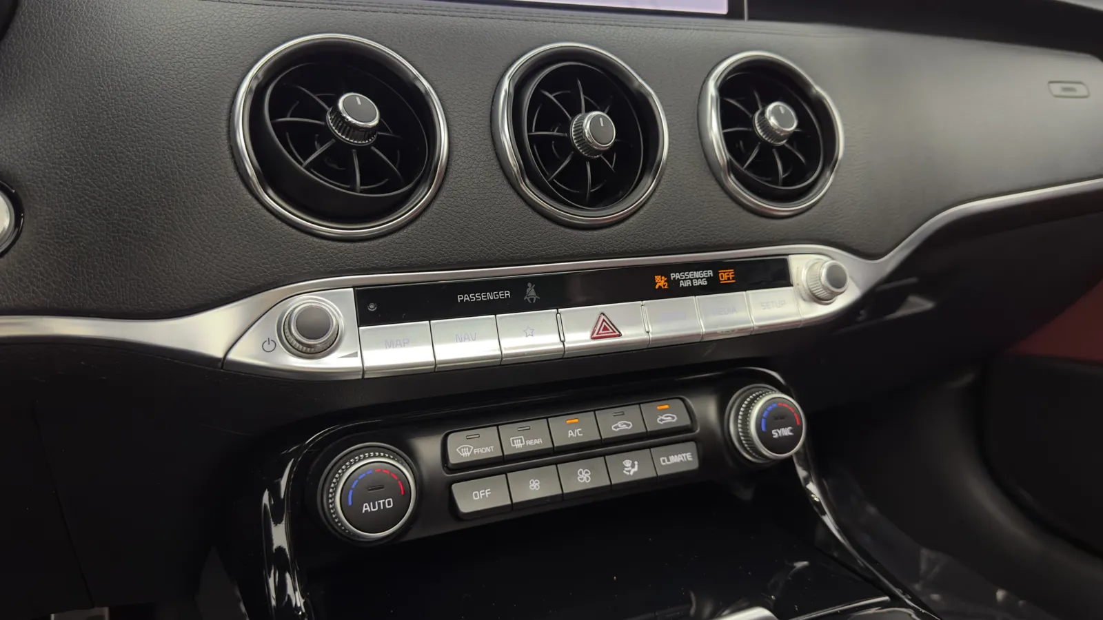 Kia Stinger photo 24