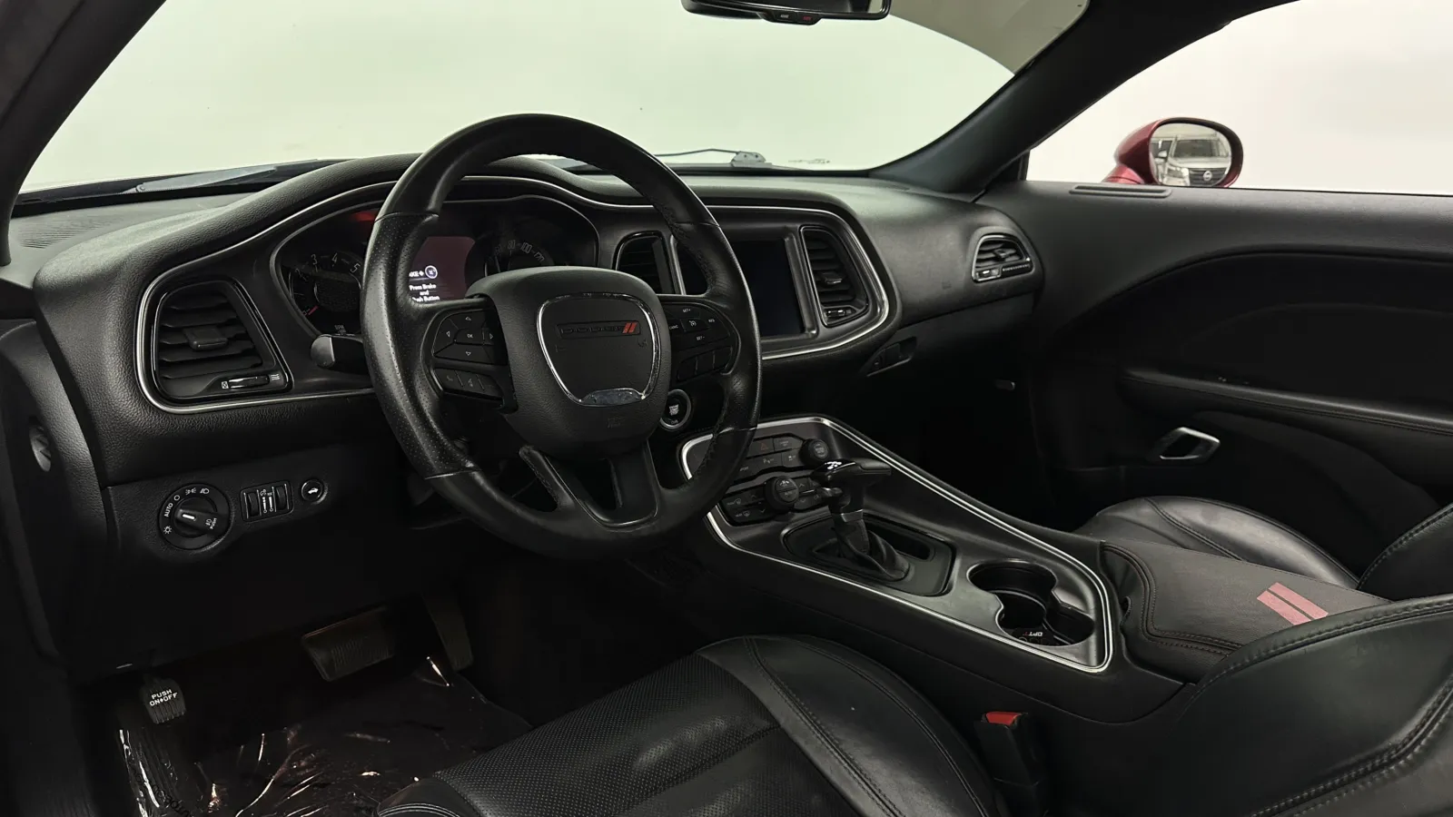 Dodge Challenger photo 10