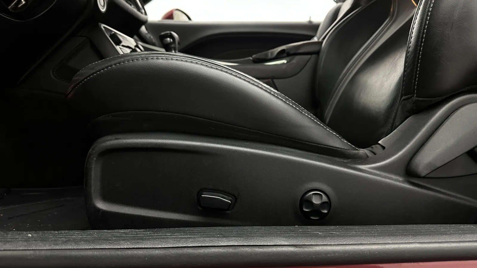 Dodge Challenger photo 13