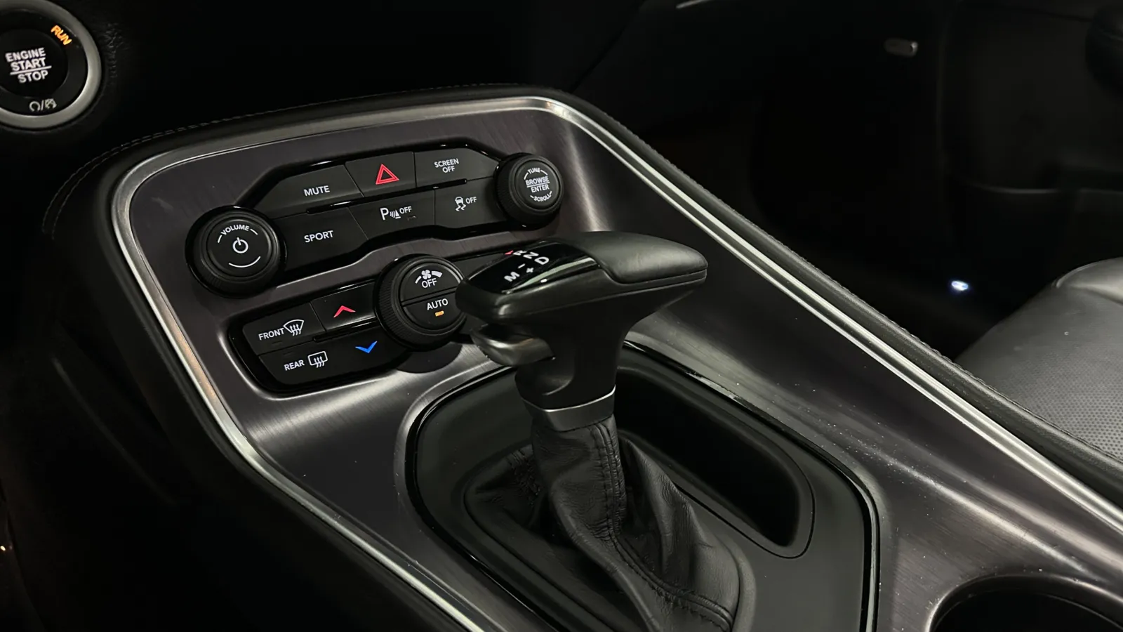 Dodge Challenger photo 15