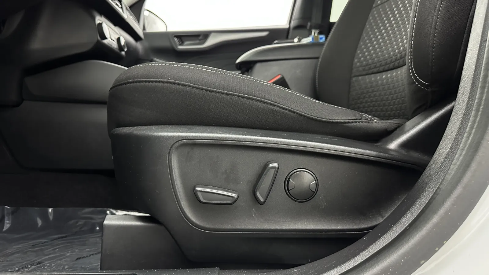 Ford Escape photo 14
