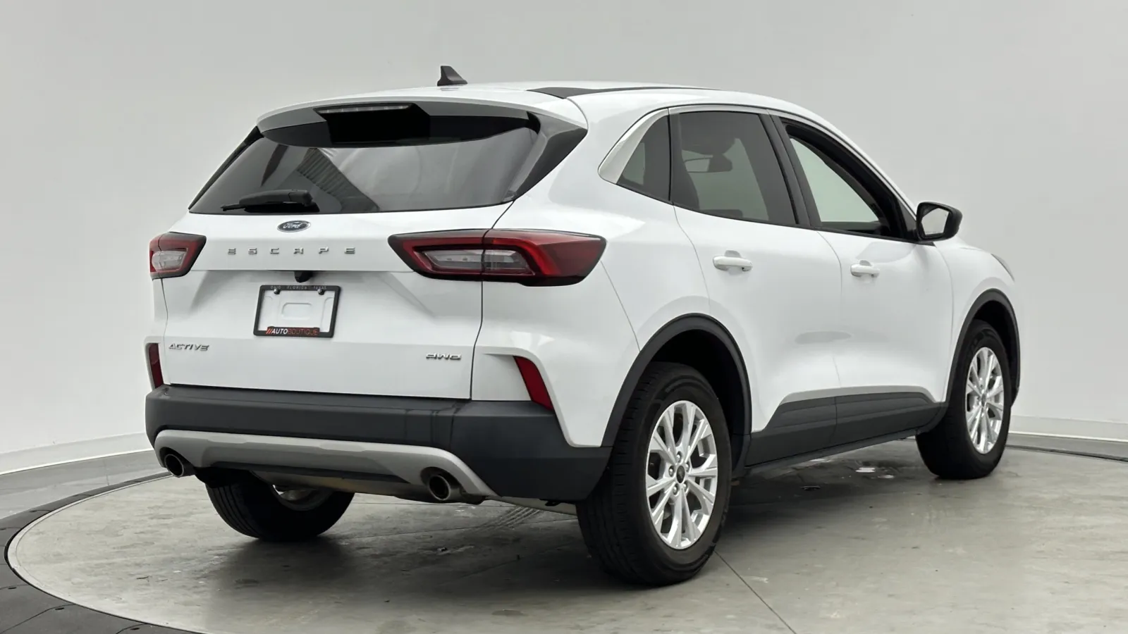 Ford Escape photo 6