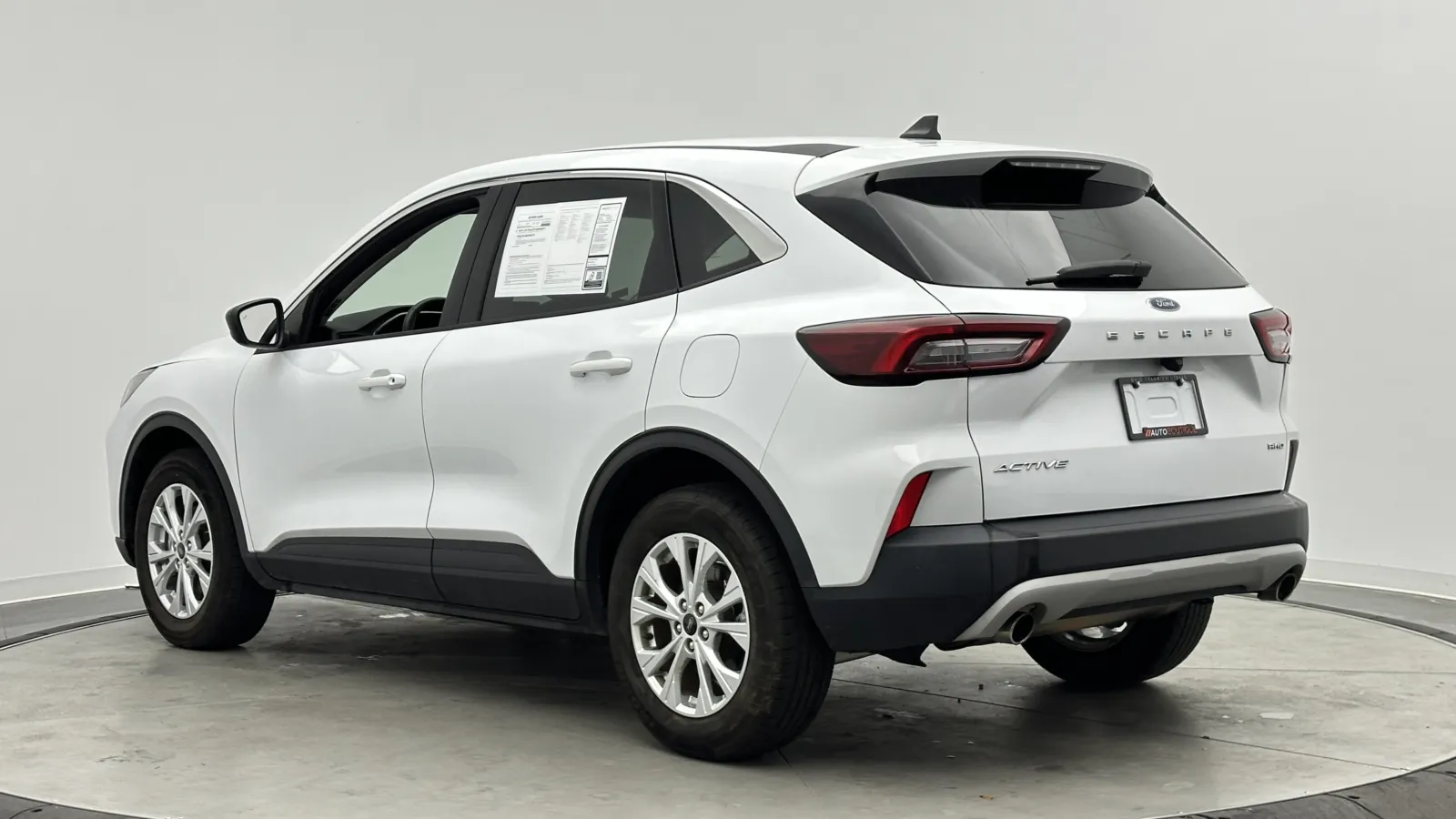 Ford Escape photo 8