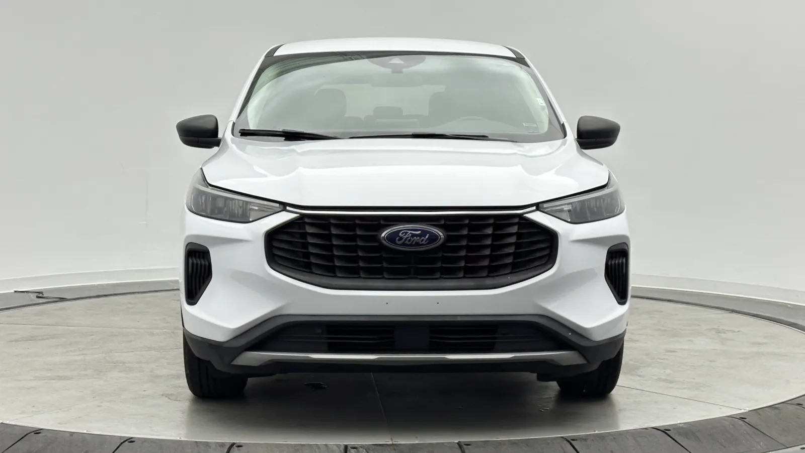 Ford Escape photo 2