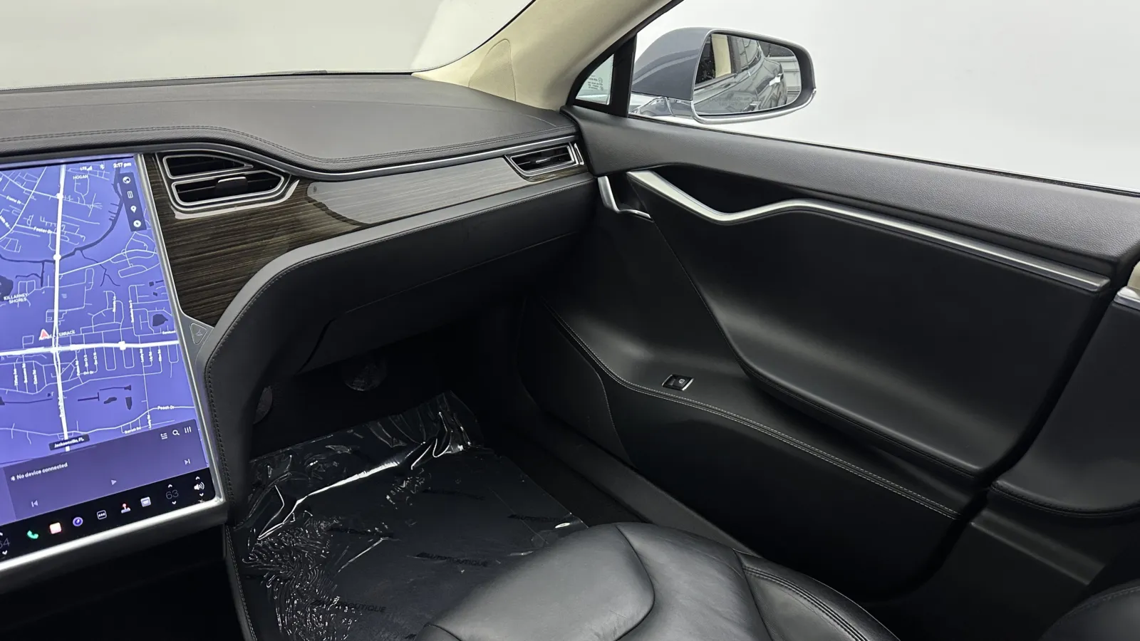 Tesla Model S photo 29