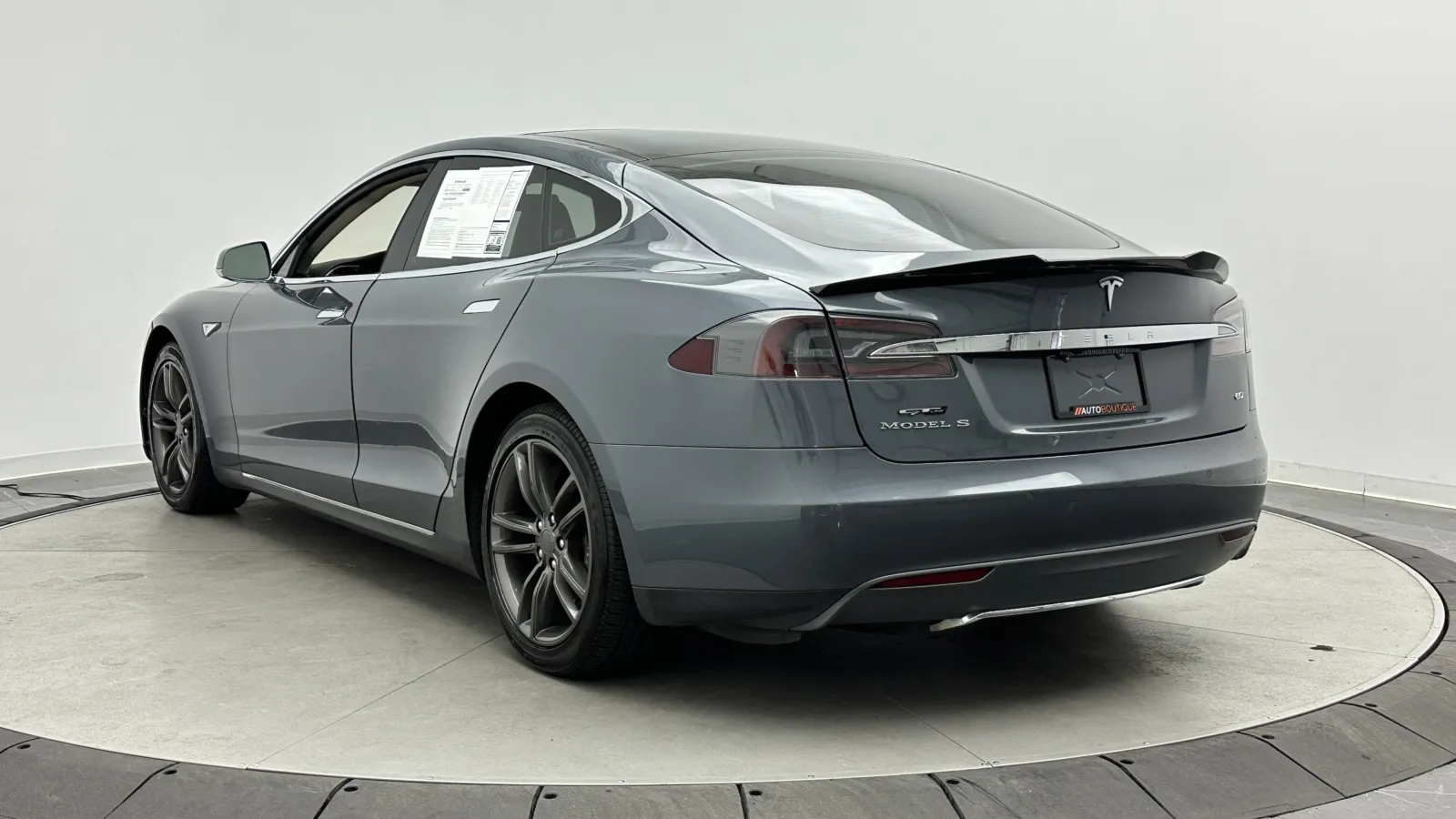 Tesla Model S photo 7