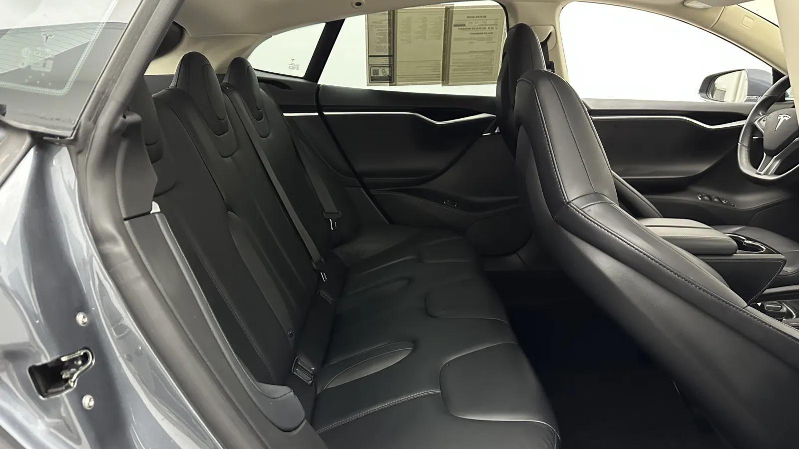 Tesla Model S photo 33