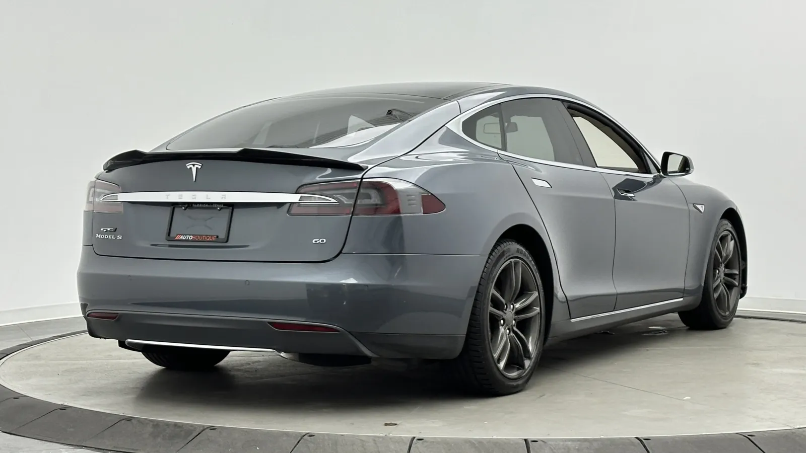 Tesla Model S photo 9
