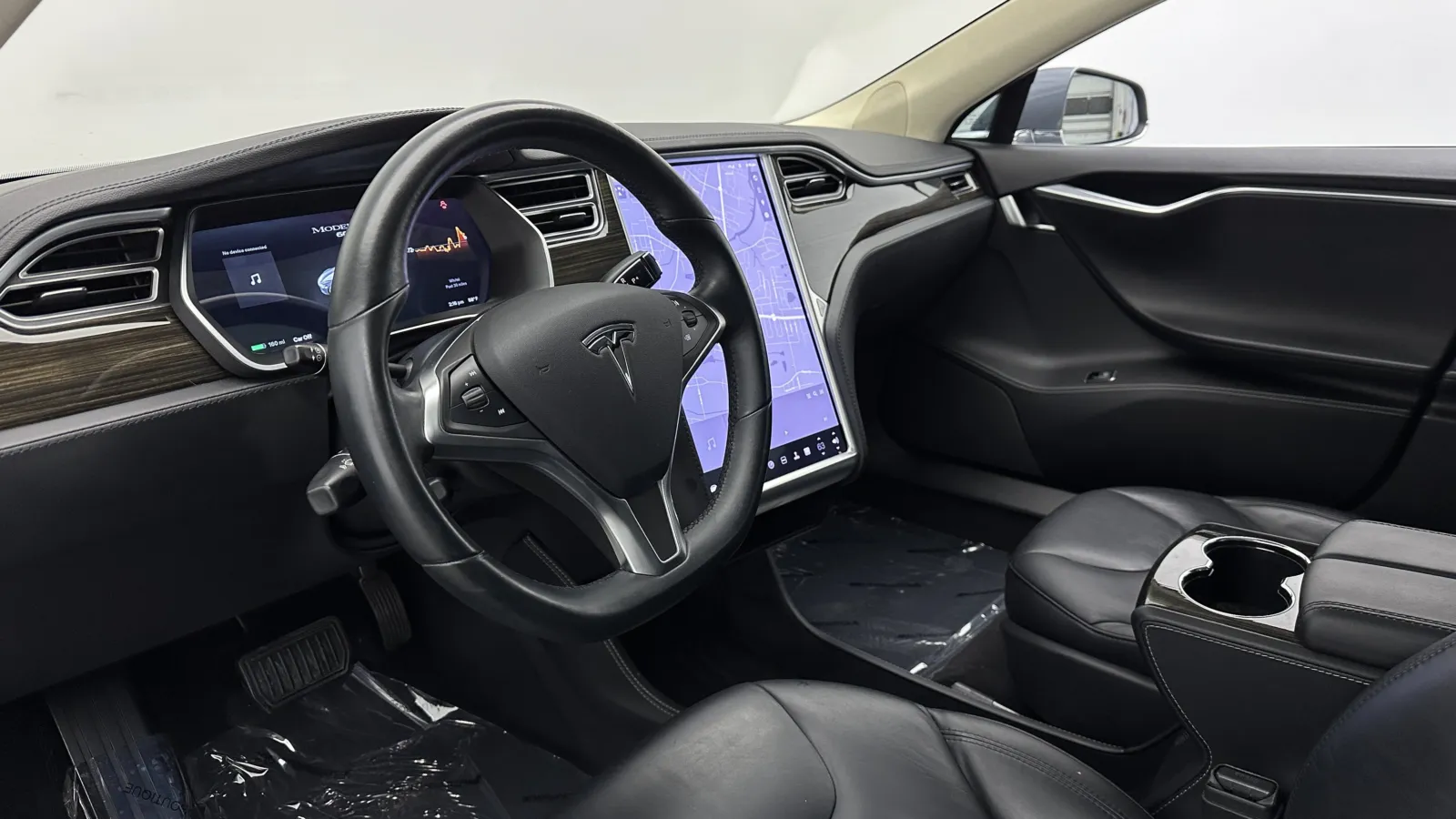Tesla Model S photo 12