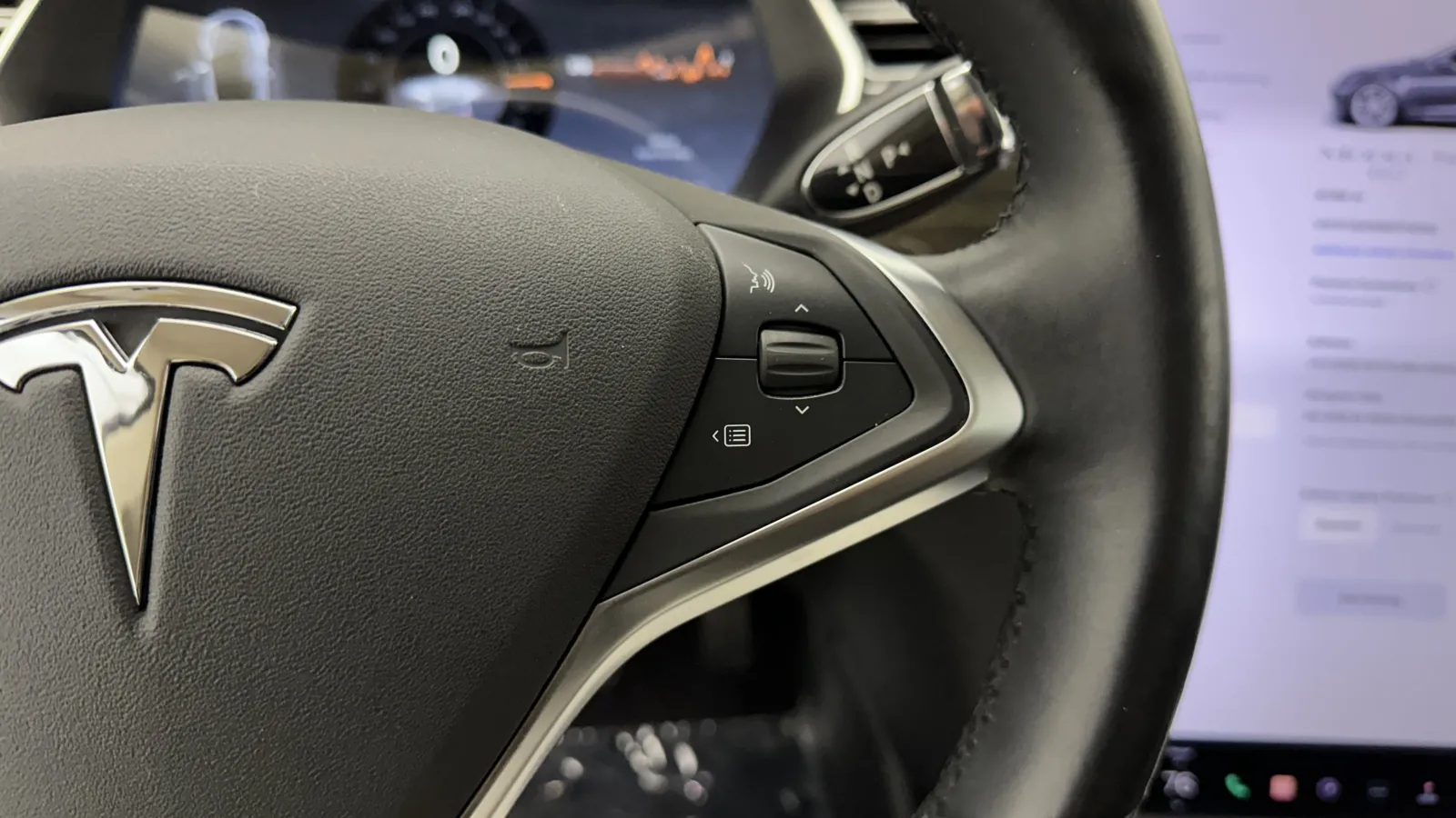 Tesla Model S photo 22
