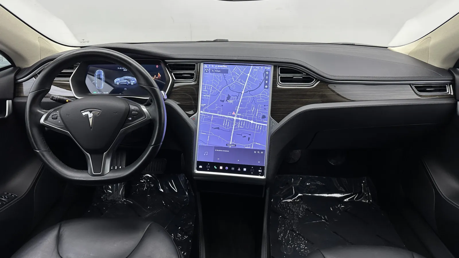 Tesla Model S photo 28