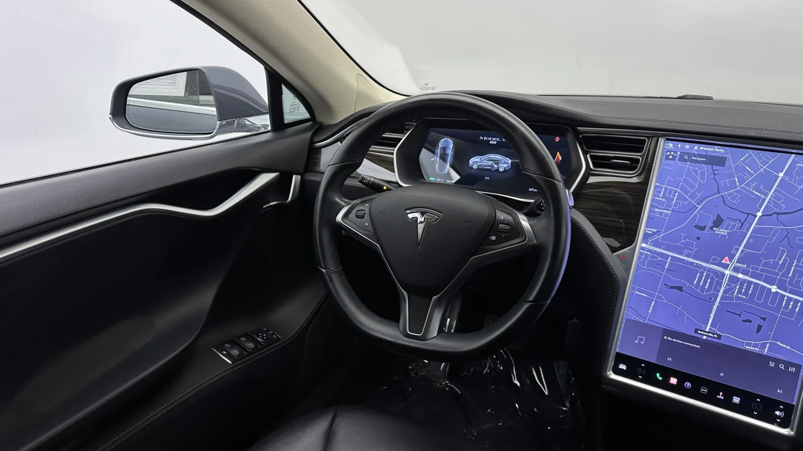 Tesla Model S photo 27
