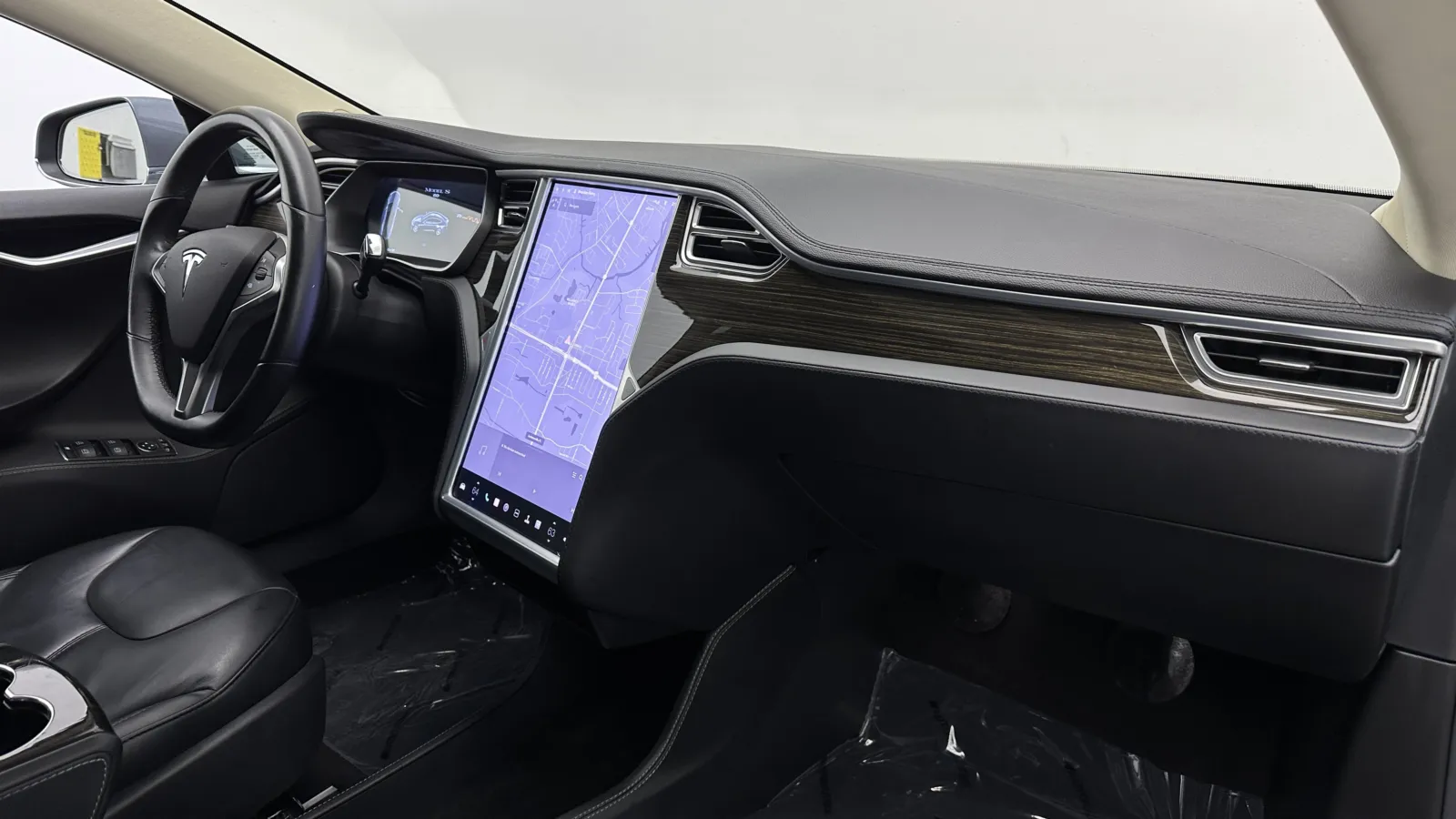 Tesla Model S photo 34