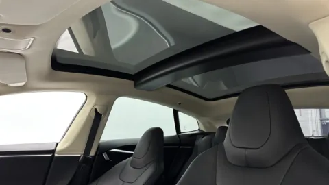 More photos of 2014 Tesla Model S 60 kWh Battery at Auto Boutique Florida, FL