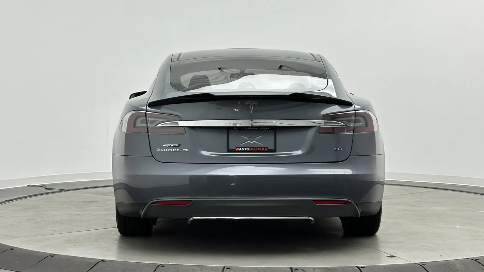 Tesla Model S photo 8