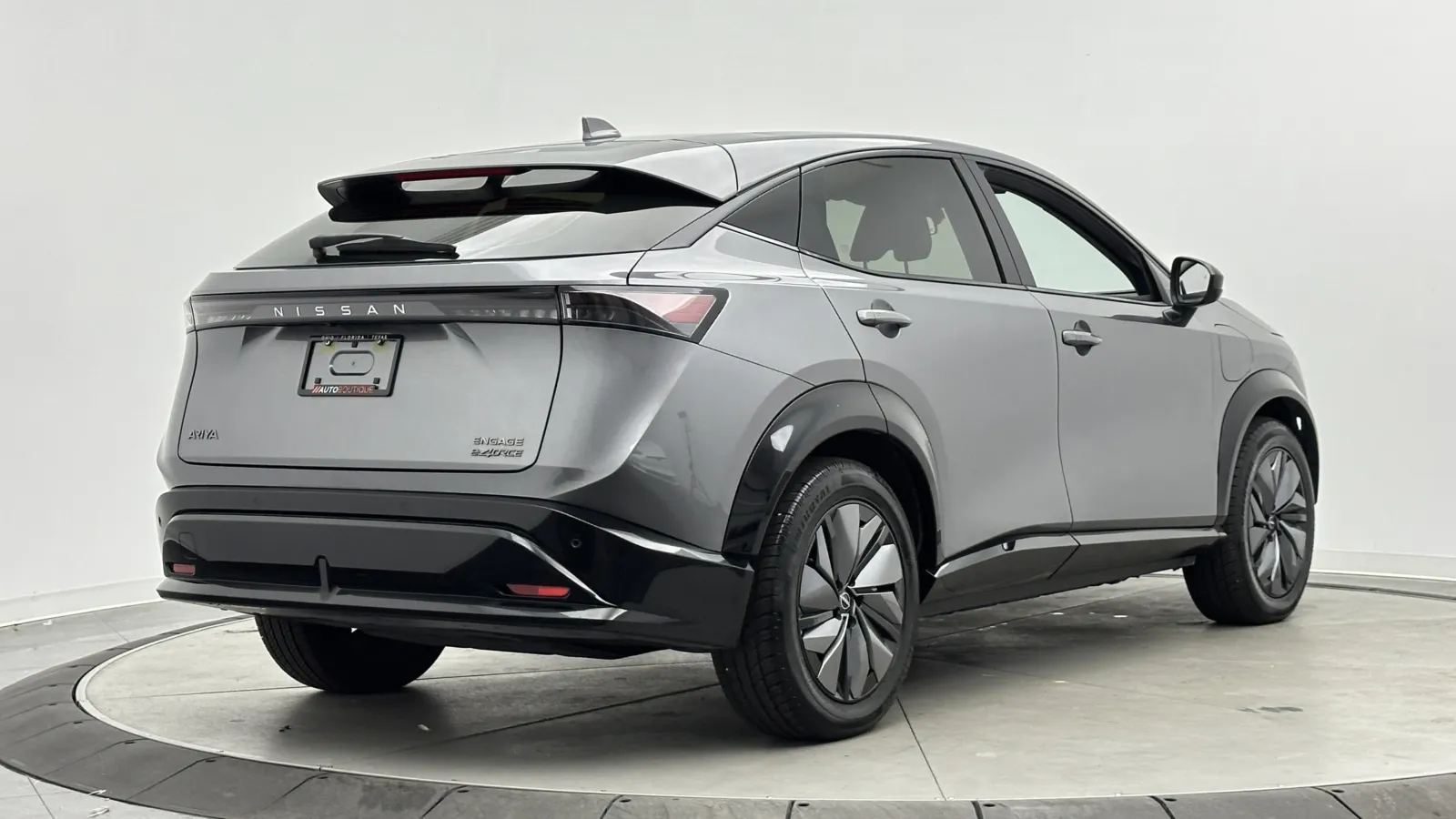 Nissan Ariya photo 8