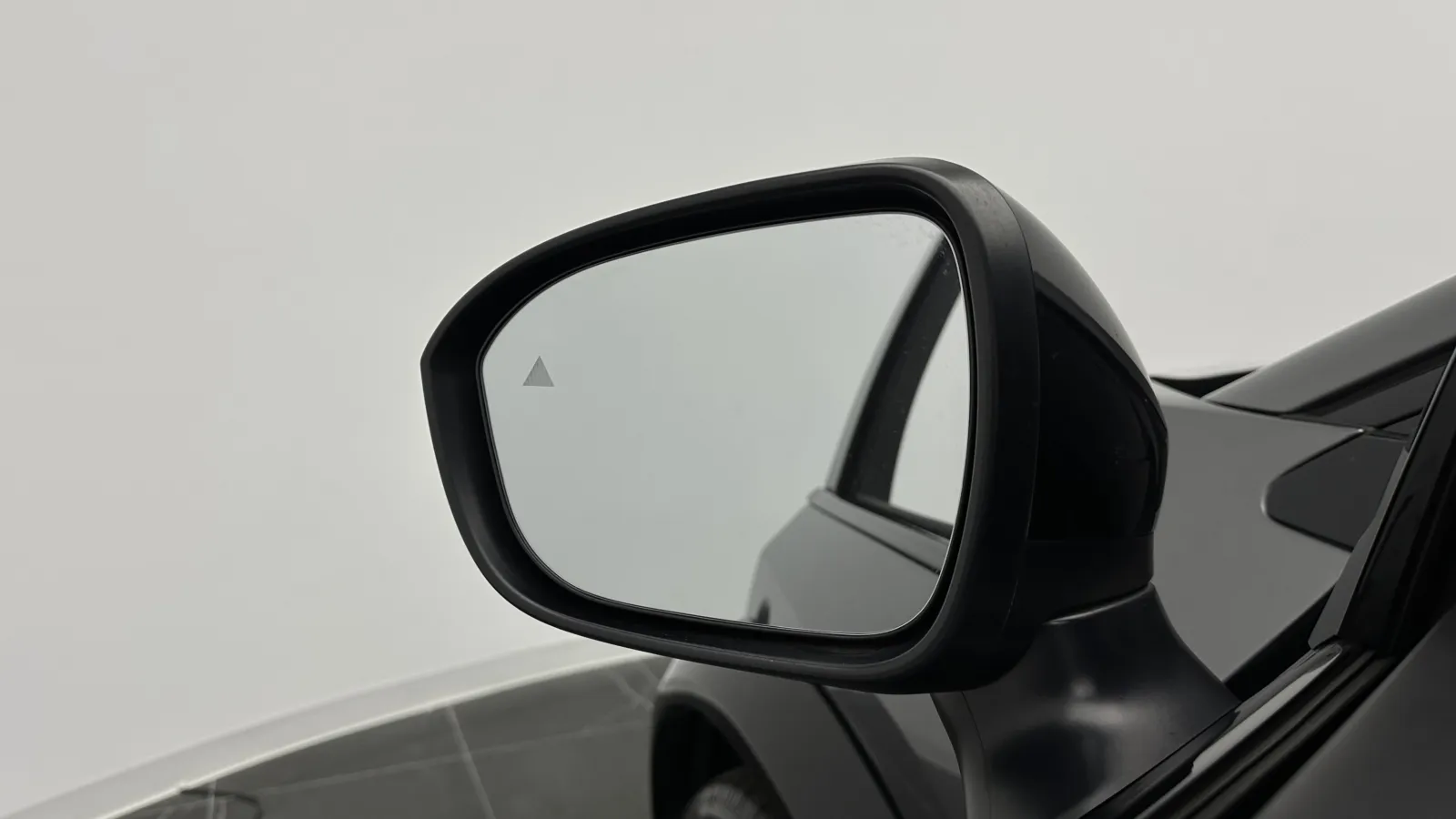 Nissan Ariya photo 14