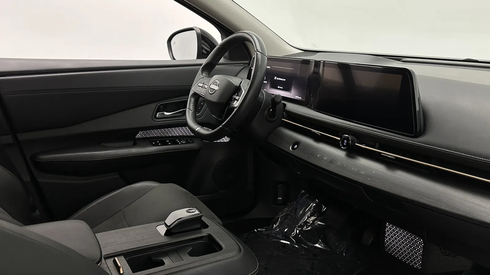 Nissan Ariya photo 35