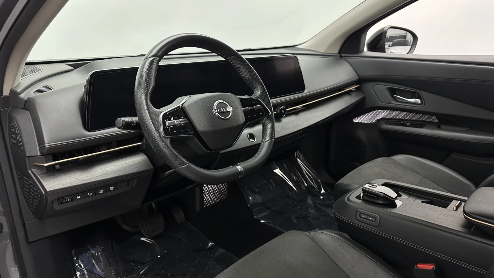 Nissan Ariya photo 11