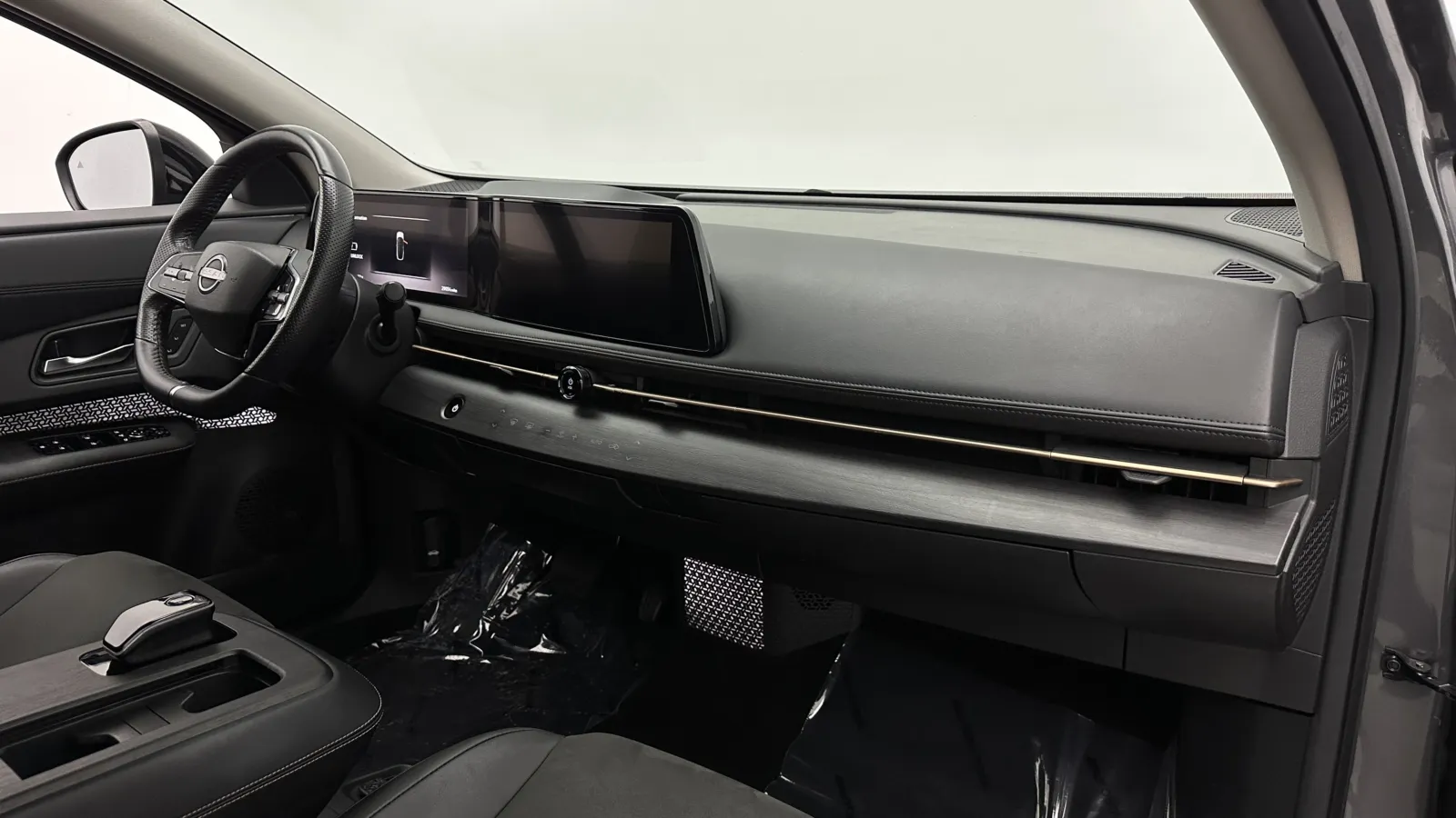 Nissan Ariya photo 37