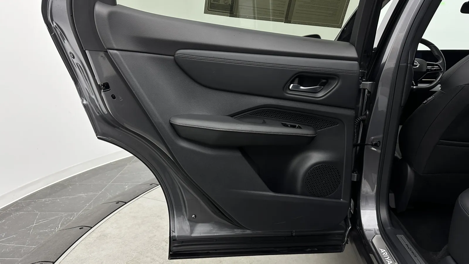 Nissan Ariya photo 26