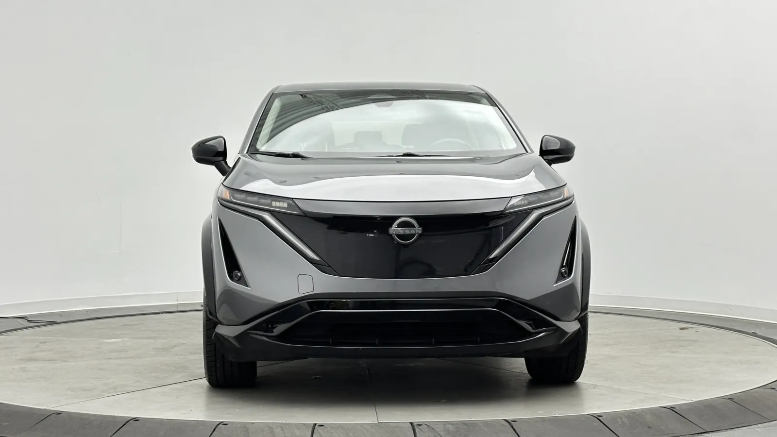 Nissan Ariya photo 2