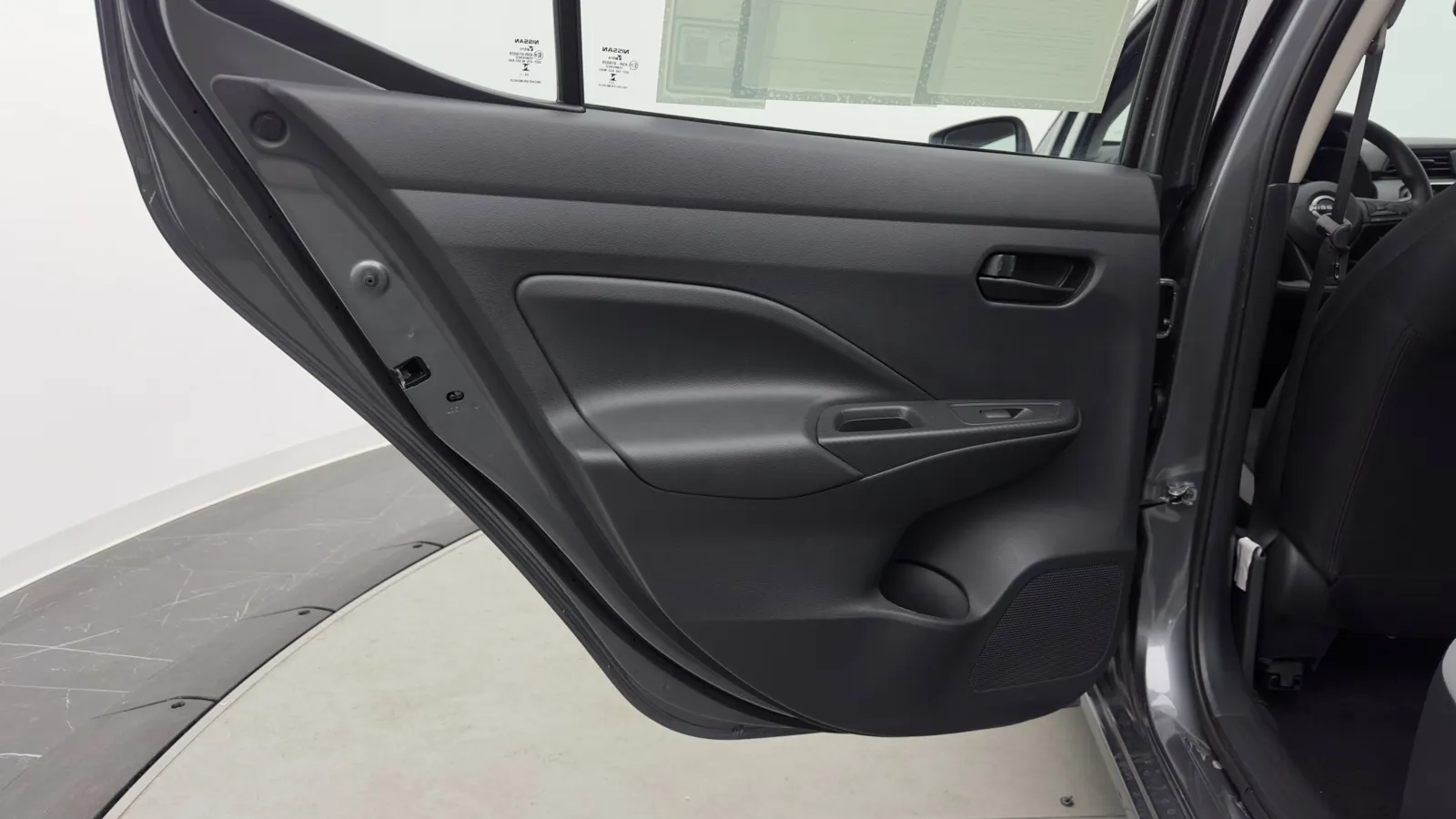 Nissan Versa photo 21
