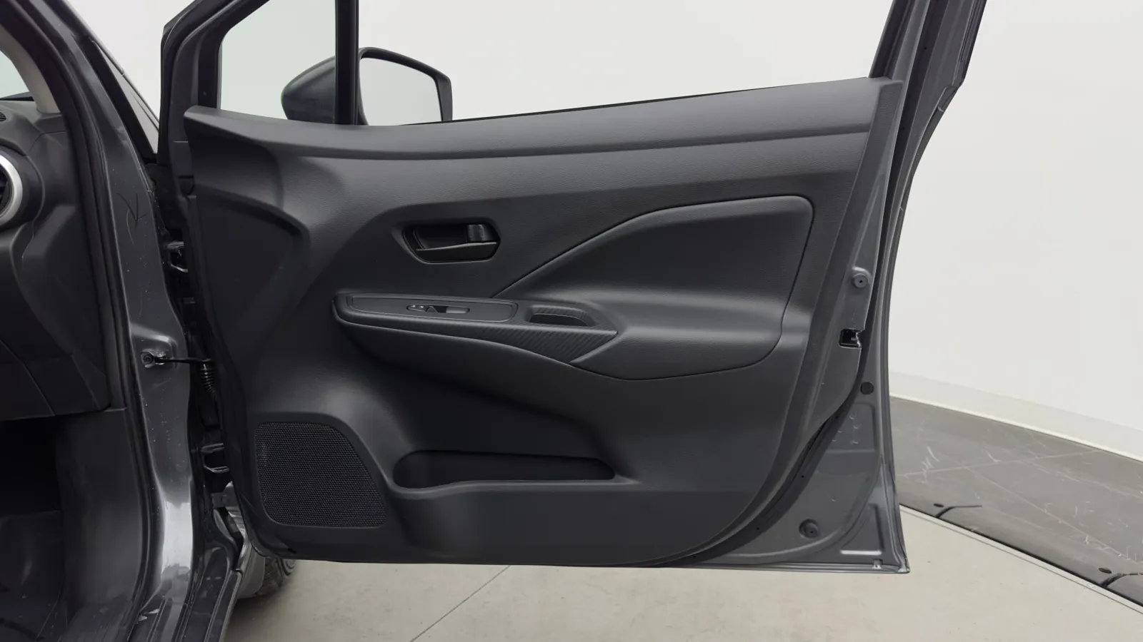 Nissan Versa photo 30