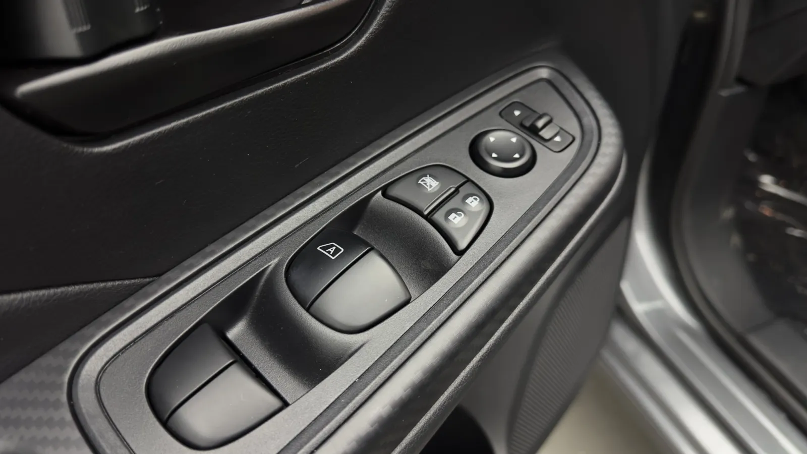 Nissan Versa photo 11