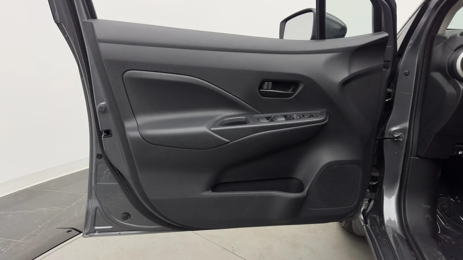 Nissan Versa photo 9