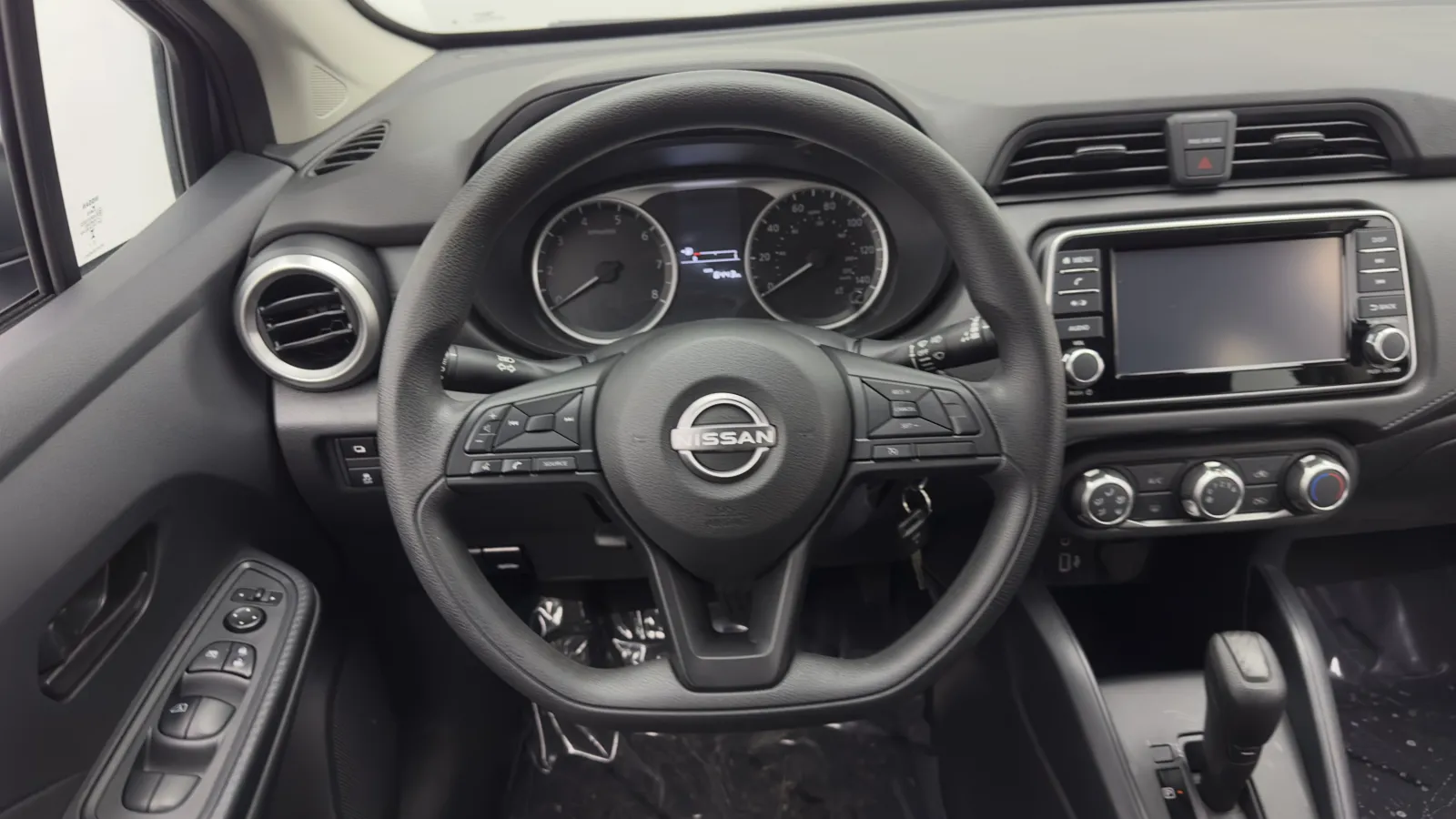 Nissan Versa photo 22