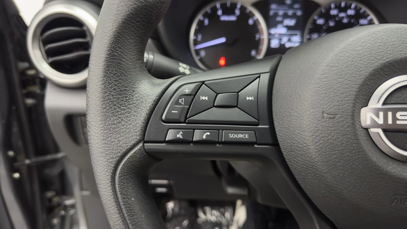 Nissan Versa photo 17