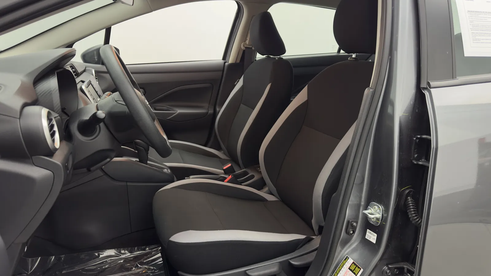 Nissan Versa photo 12