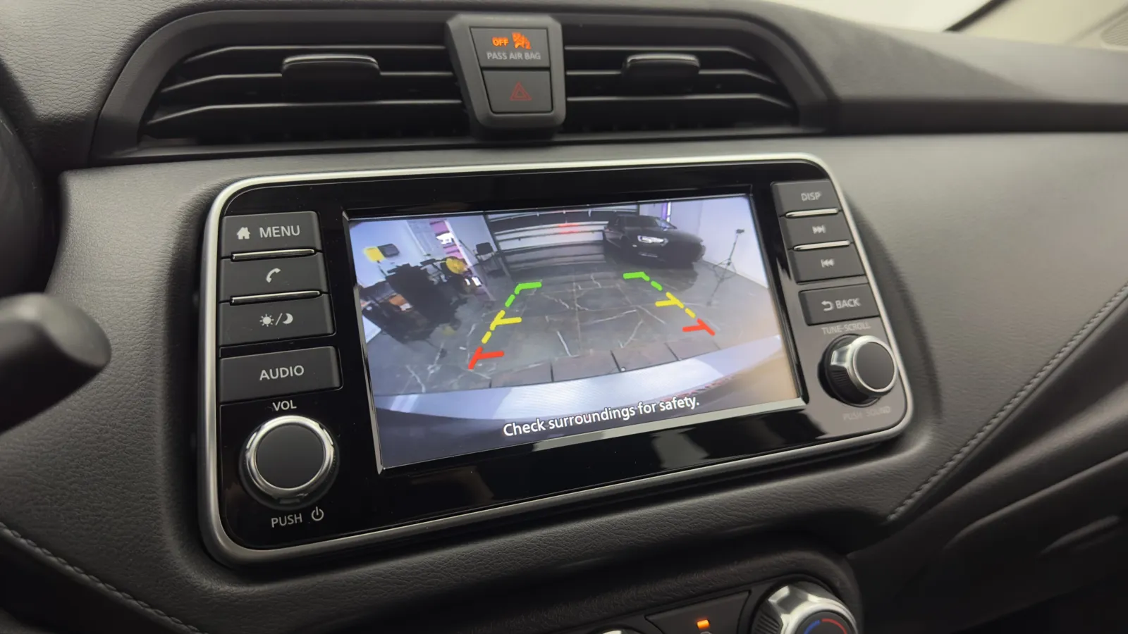 Nissan Versa photo 15