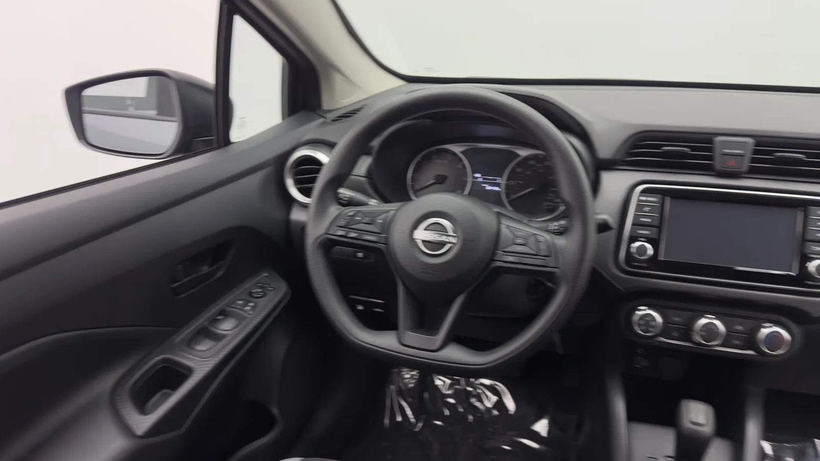 Nissan Versa photo 23