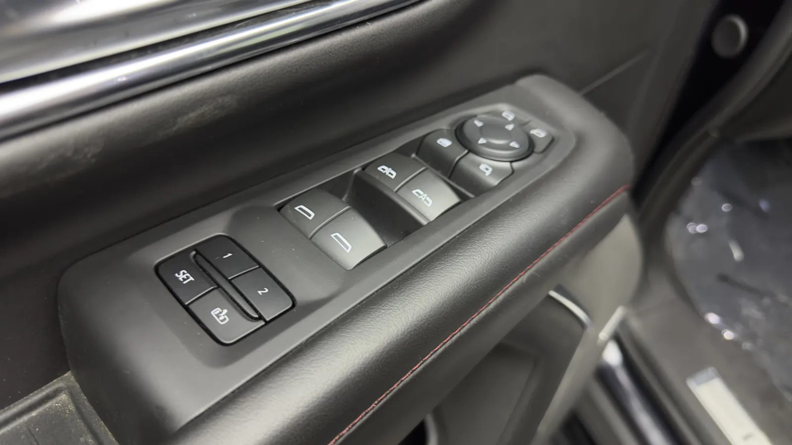 Chevrolet Suburban photo 12