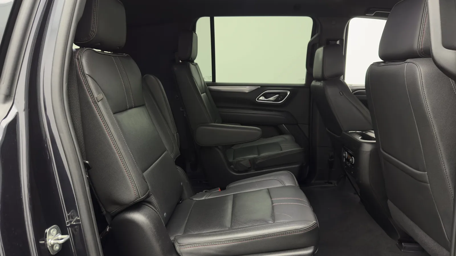 Chevrolet Suburban photo 29