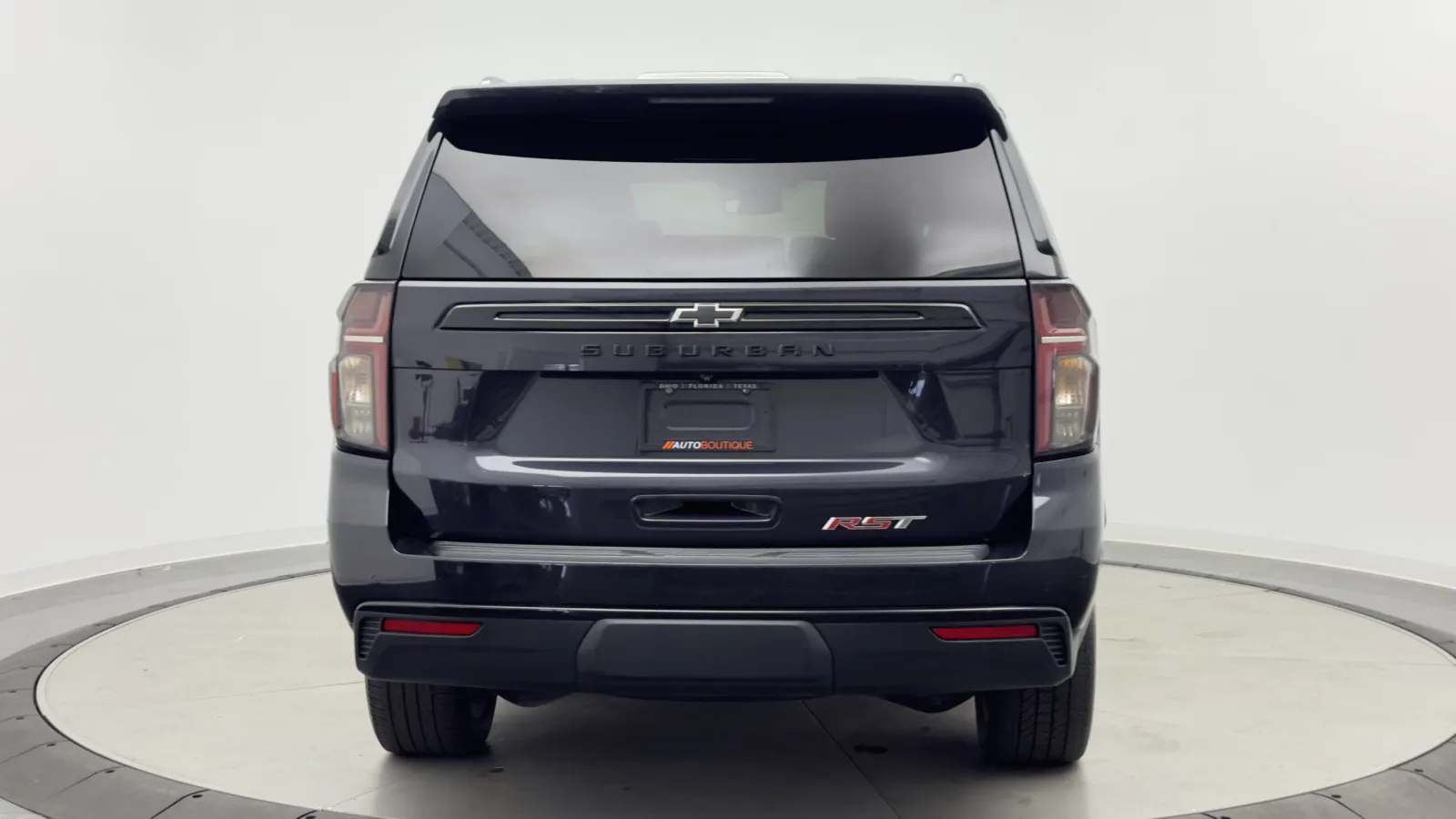 Chevrolet Suburban photo 6