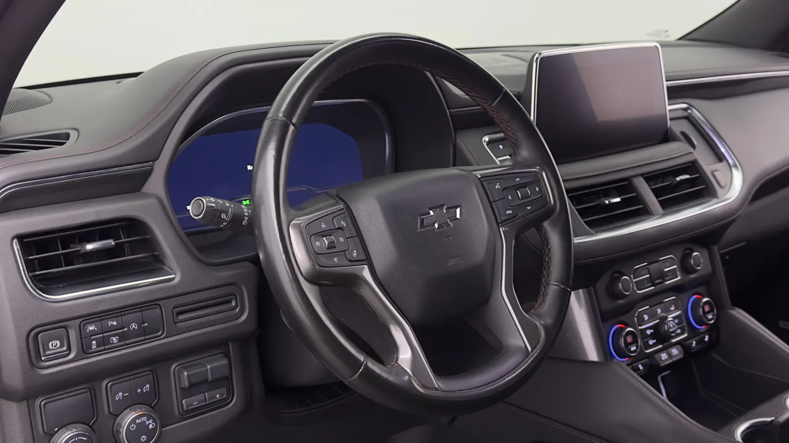 Chevrolet Suburban photo 8