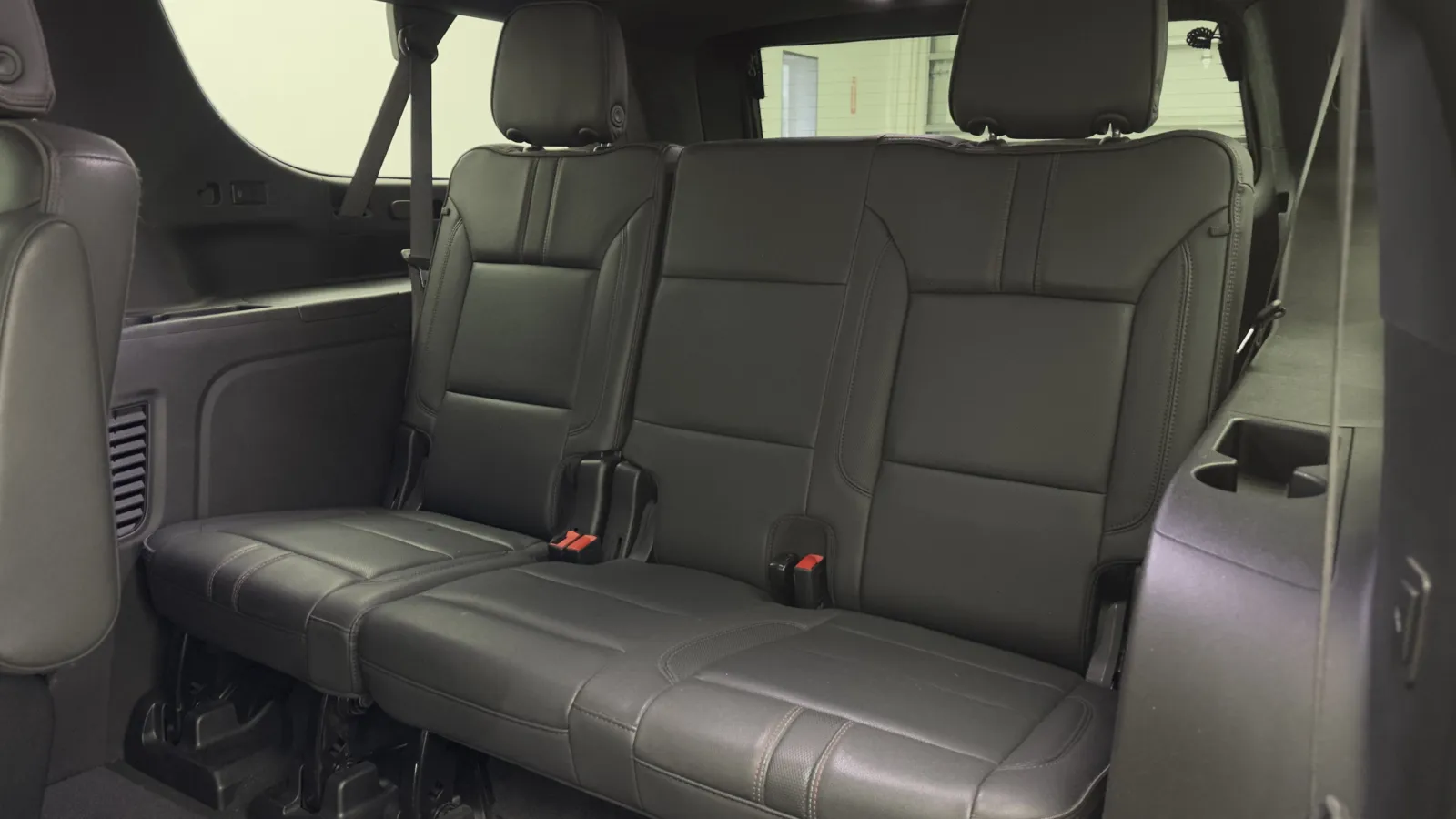 Chevrolet Suburban photo 25