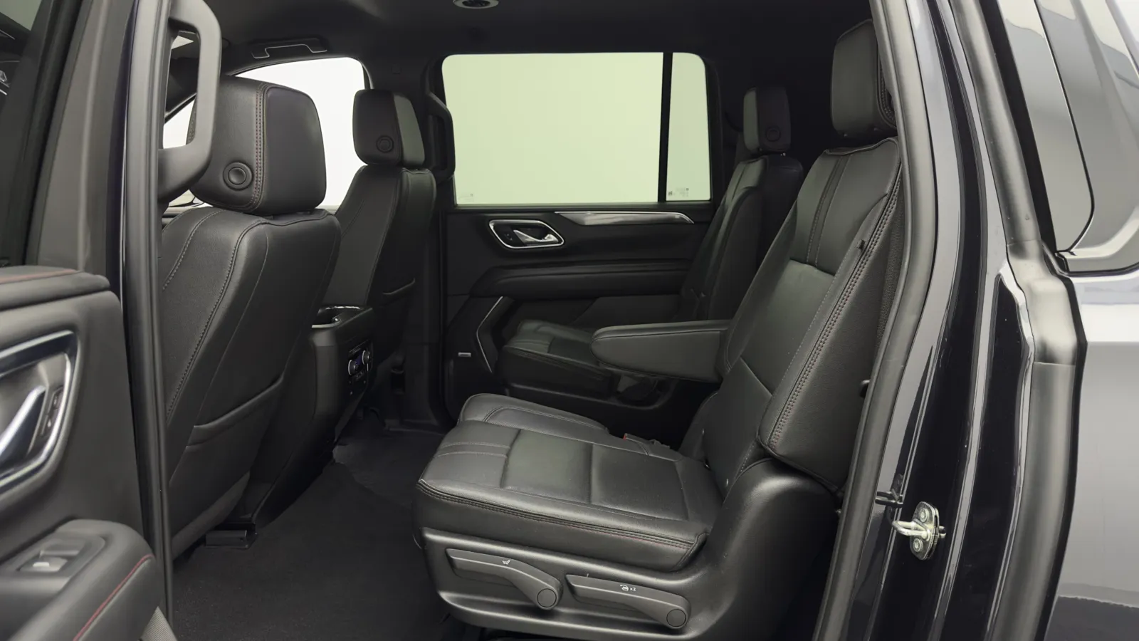 Chevrolet Suburban photo 23