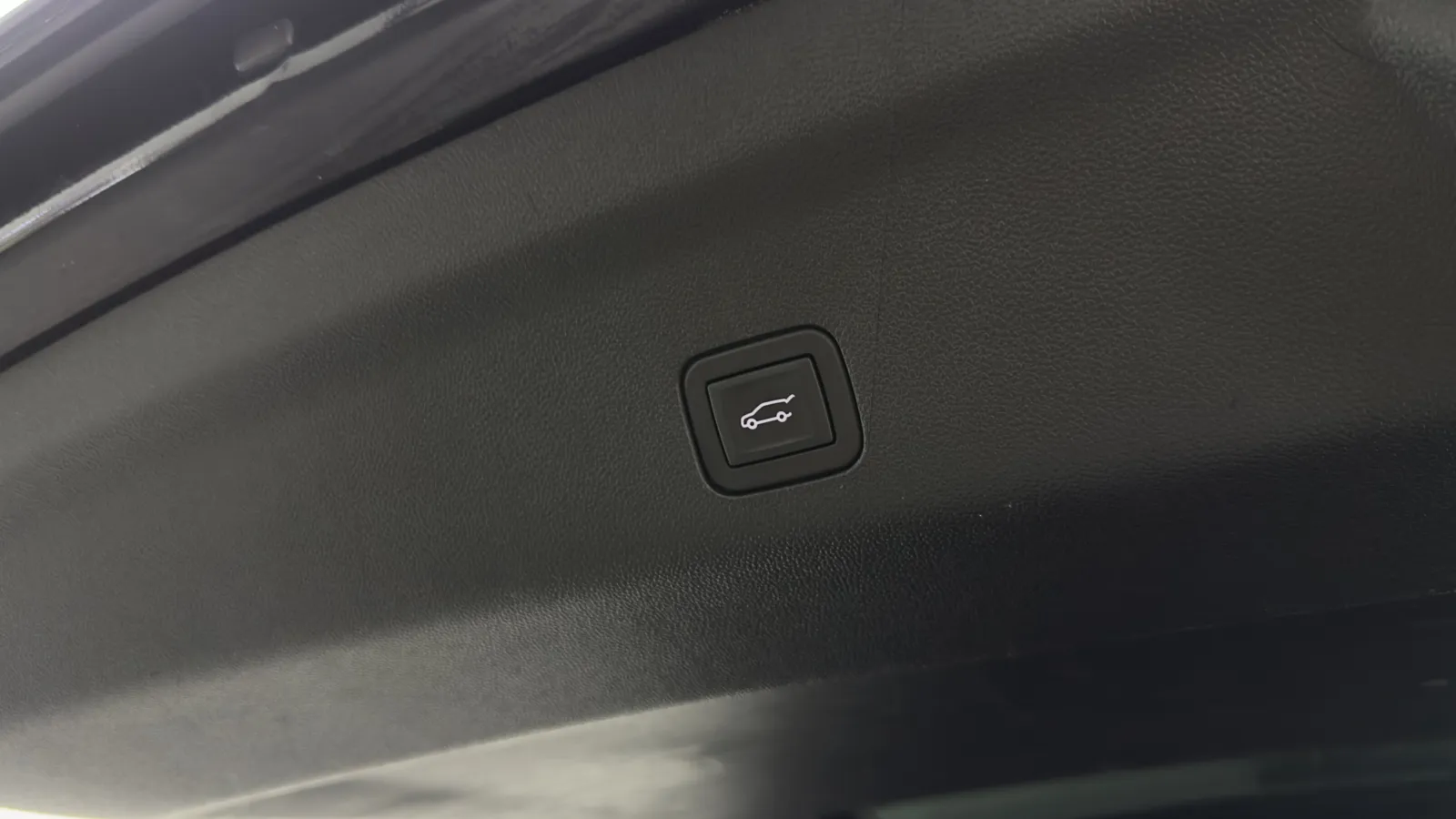 Chevrolet Suburban photo 27