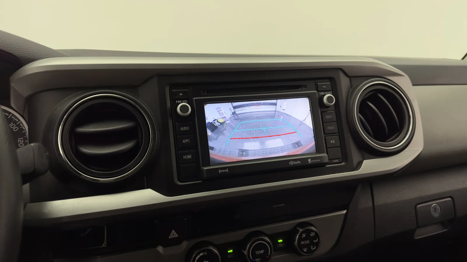 Toyota Tacoma photo 13