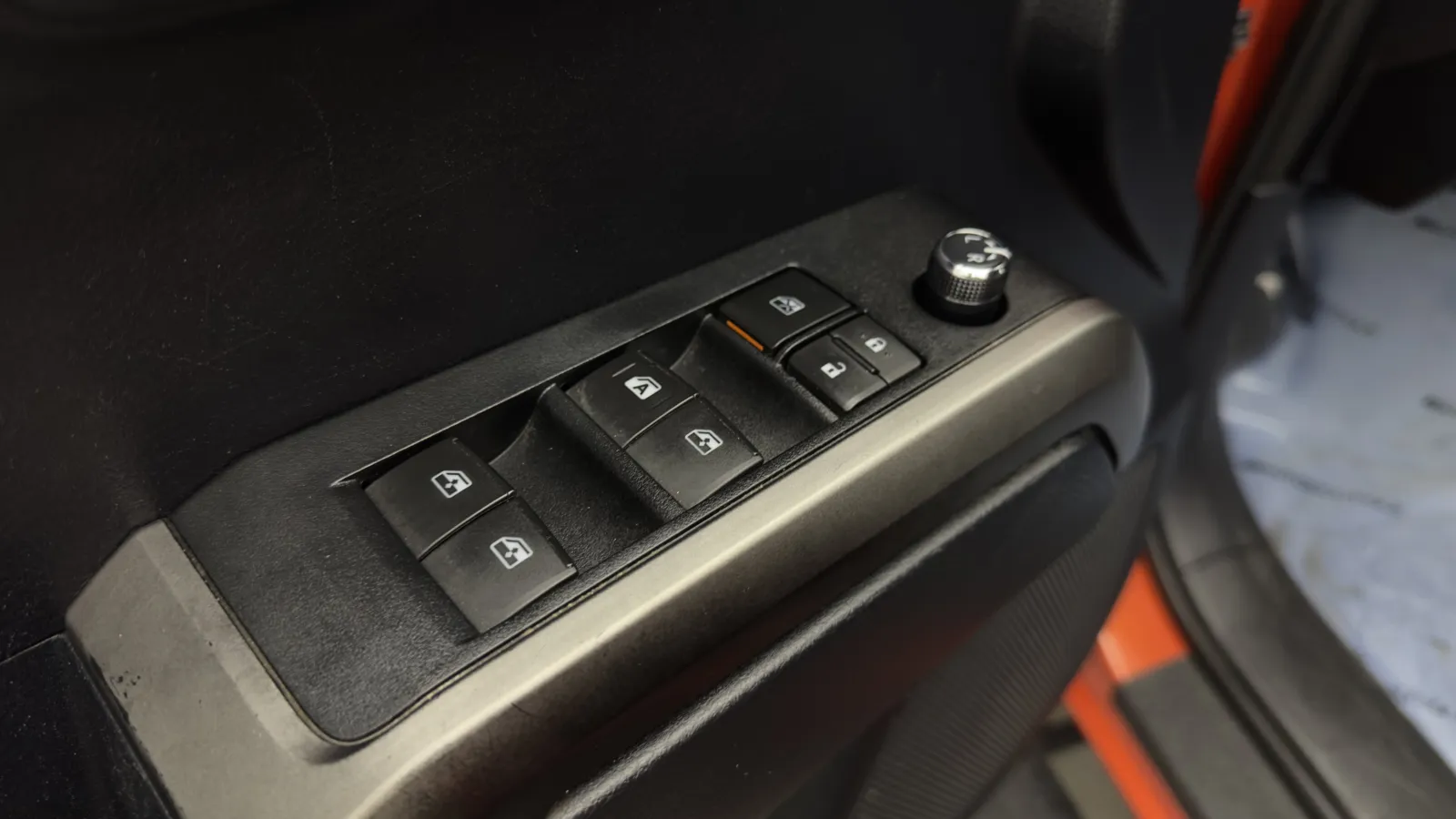 Toyota Tacoma photo 9