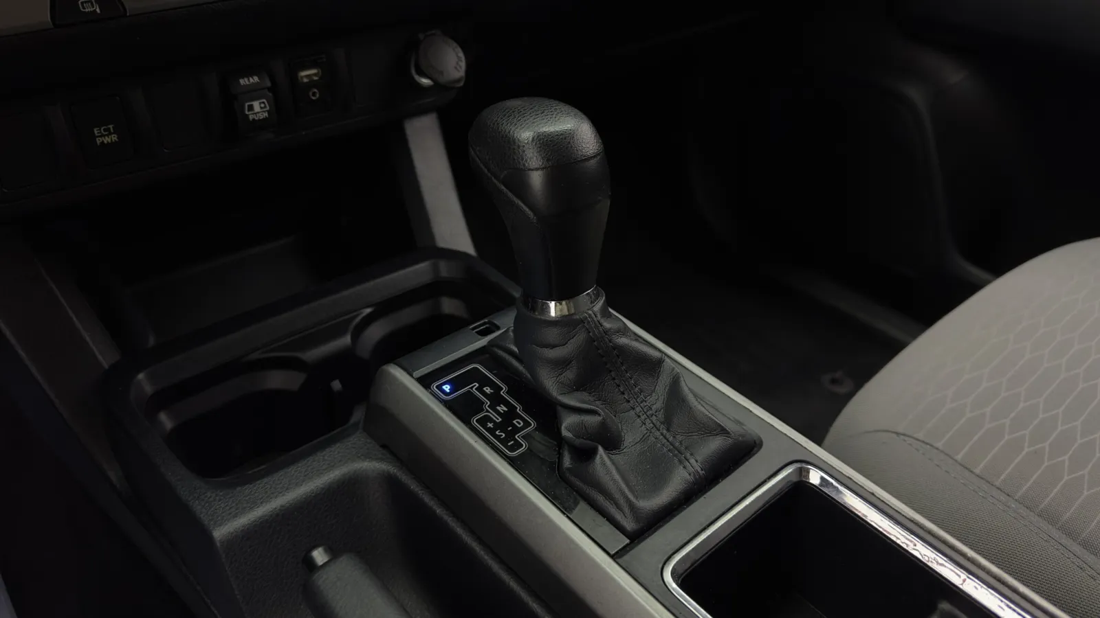 Toyota Tacoma photo 12