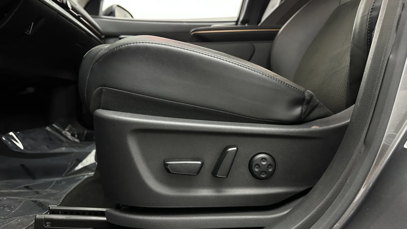 Nissan Ariya photo 15